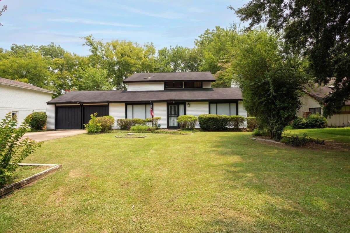 Montgomery Vacations - Near Hospital  Dining- Merry on Moorcroft - Property Image 13