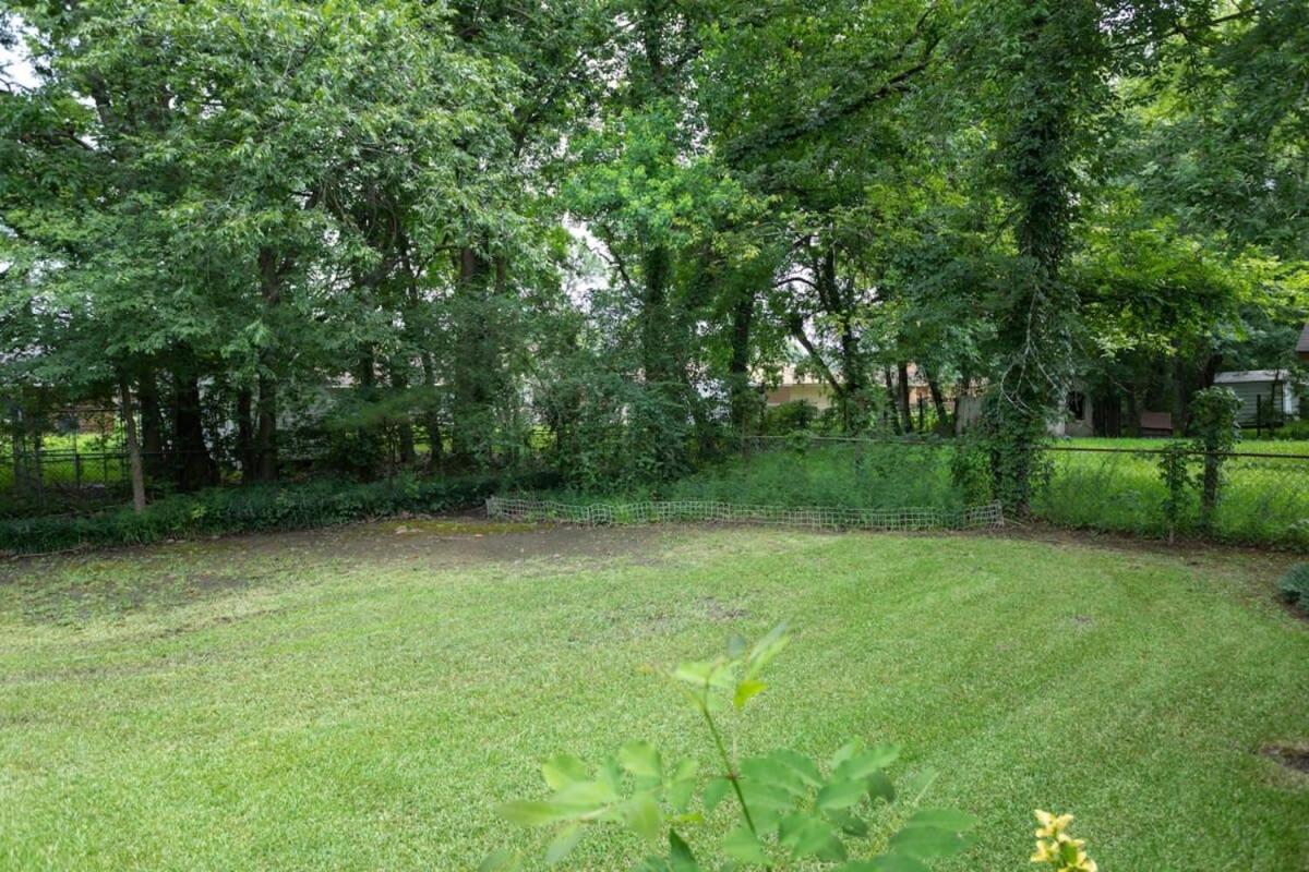 Montgomery Vacations - Near Hospital  Dining- Merry on Moorcroft - Property Image 14