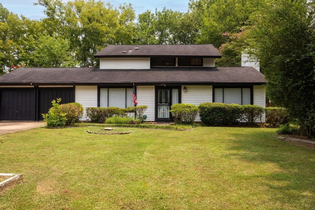 Montgomery Vacations - Near Hospital  Dining- Merry on Moorcroft - Property Image 12