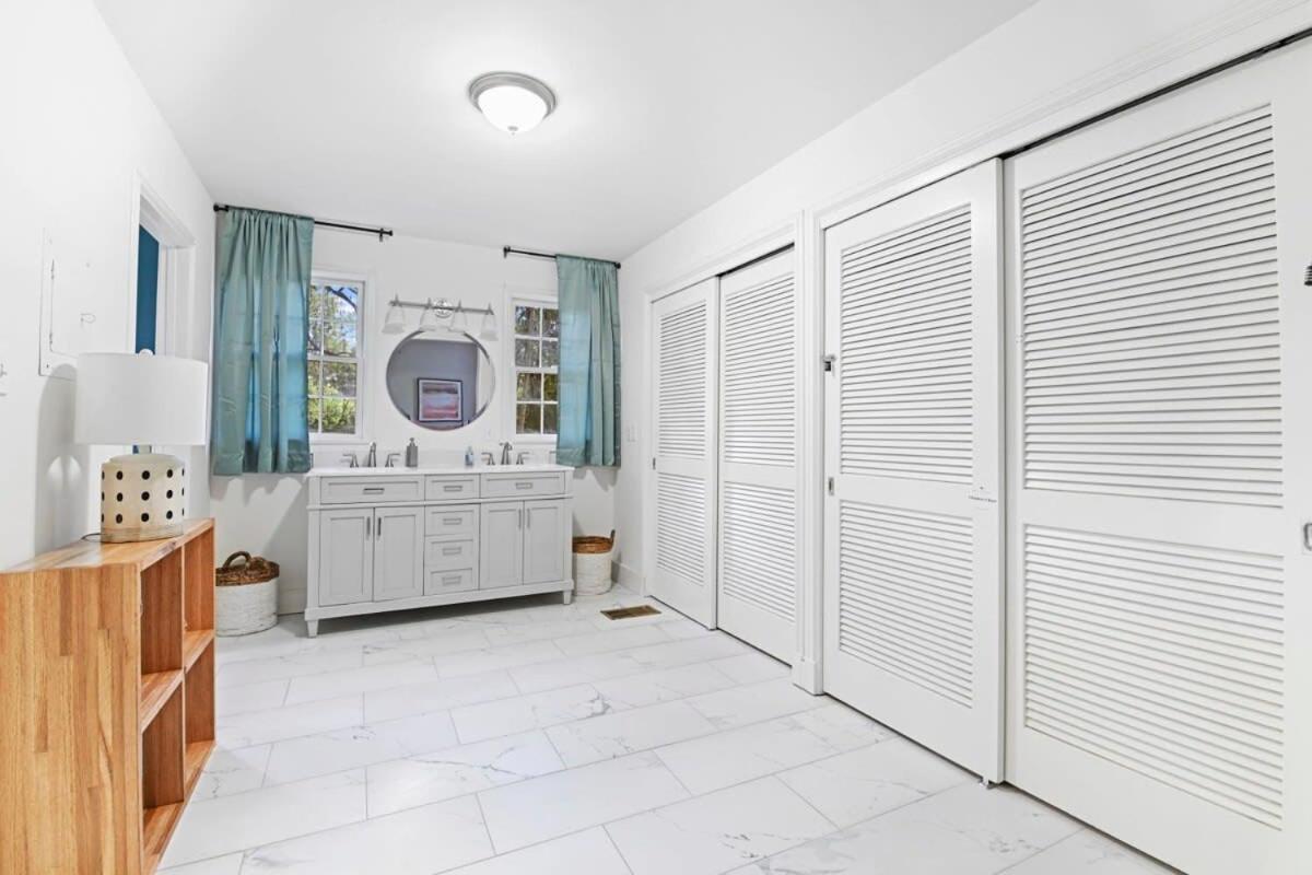 Near University & Dining- Garden District Dwelling view 3