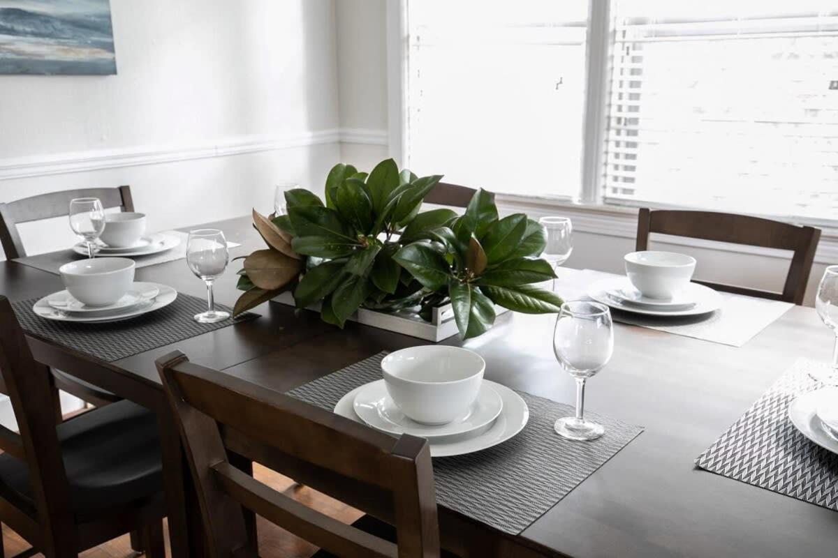 Birmingham Vacations - Birmingham Bungalow- less the 10 Mins from Downtown - Property Image 2