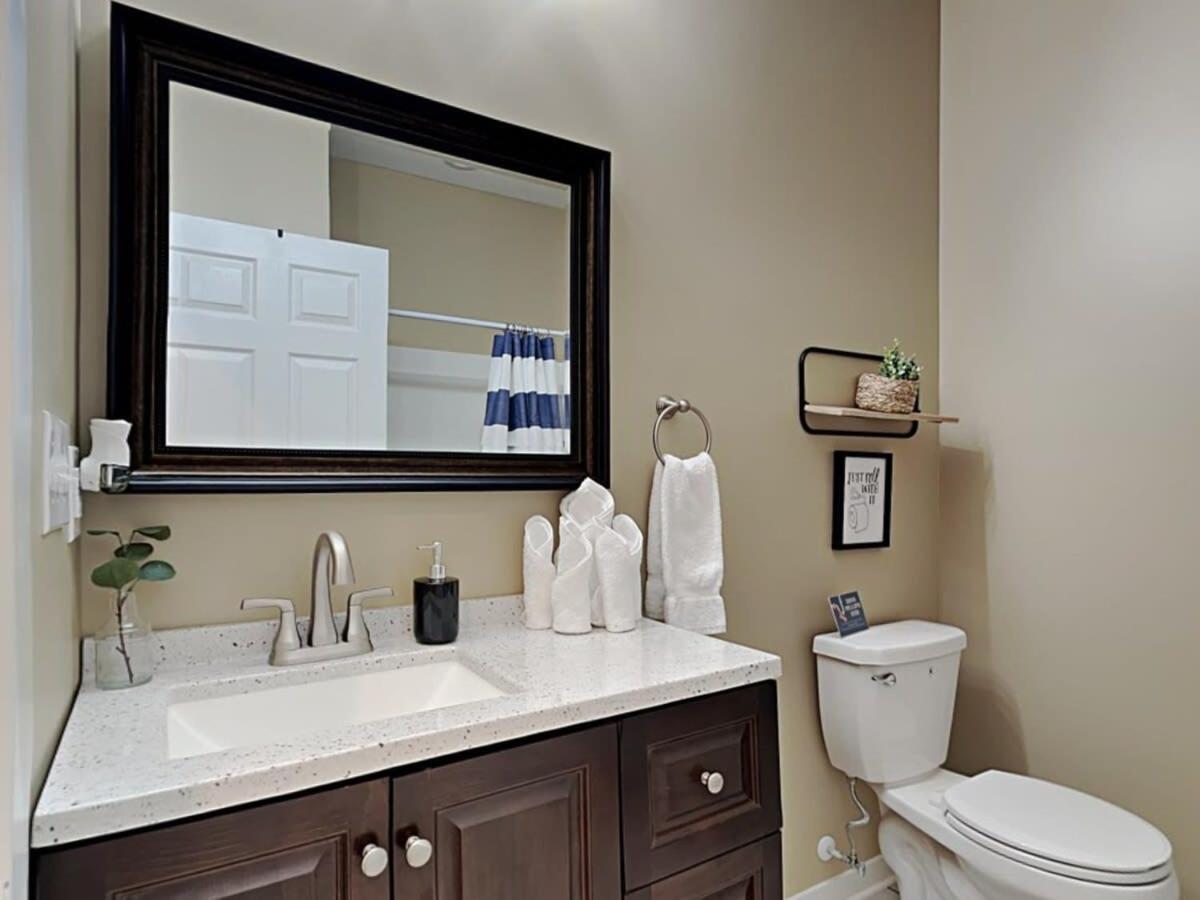 Rockaway Rookwood Retreat- Both Units view 5