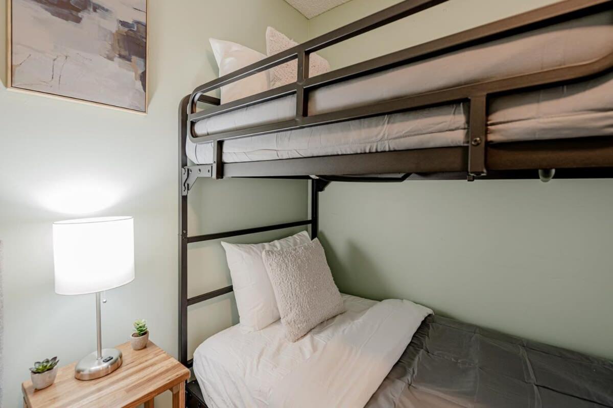 Close to USC & Midtown-Downtown - Newly Renovated view 5