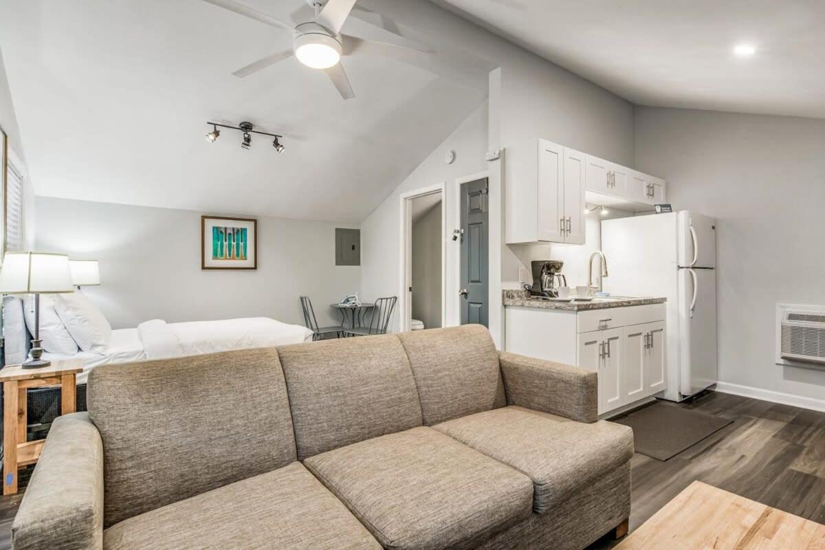 Pensacola Pearl - Studio Apartment - Pets Welcome view 5