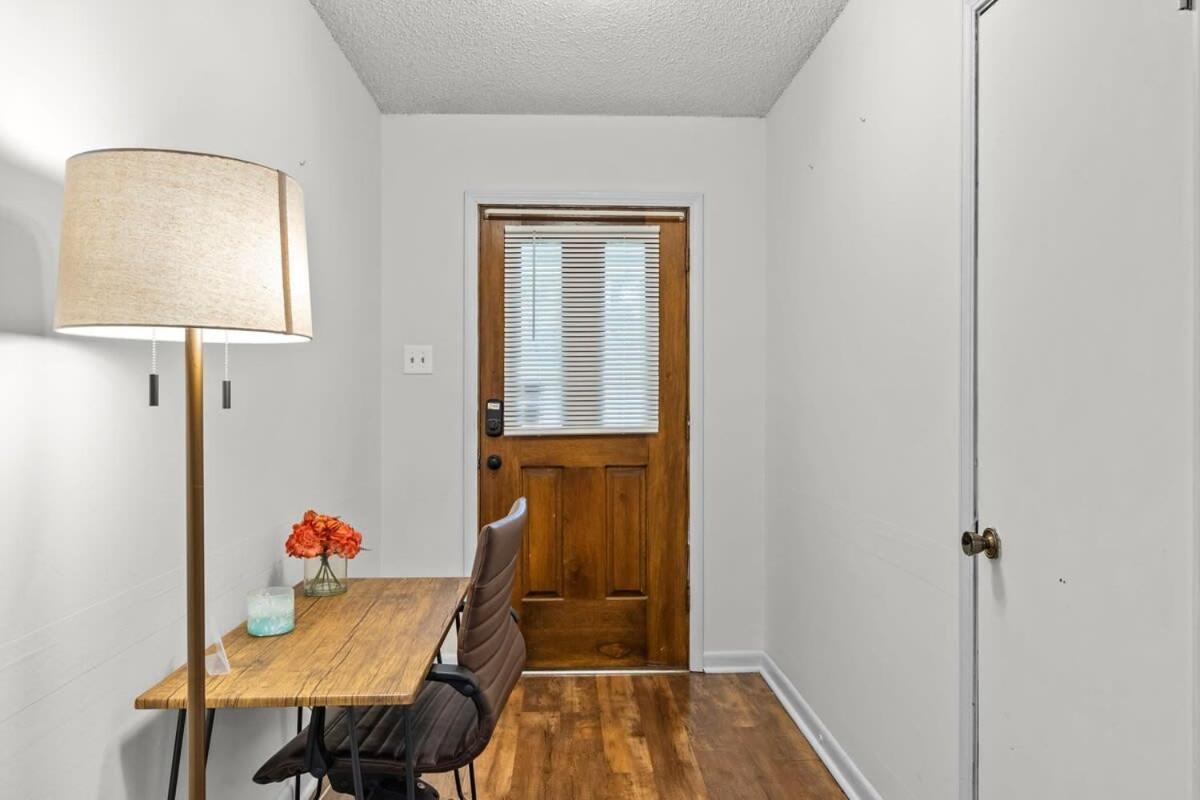 15 Min to LSU & Downtown Oak Hills Place Hideaway view 2