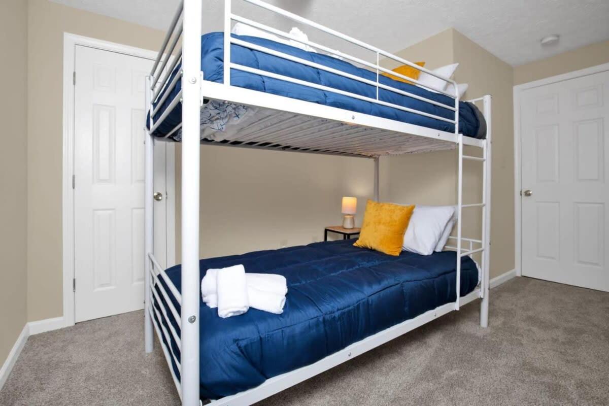 The Precious Pearl- Close to downtown, Ft Bragg, view 5