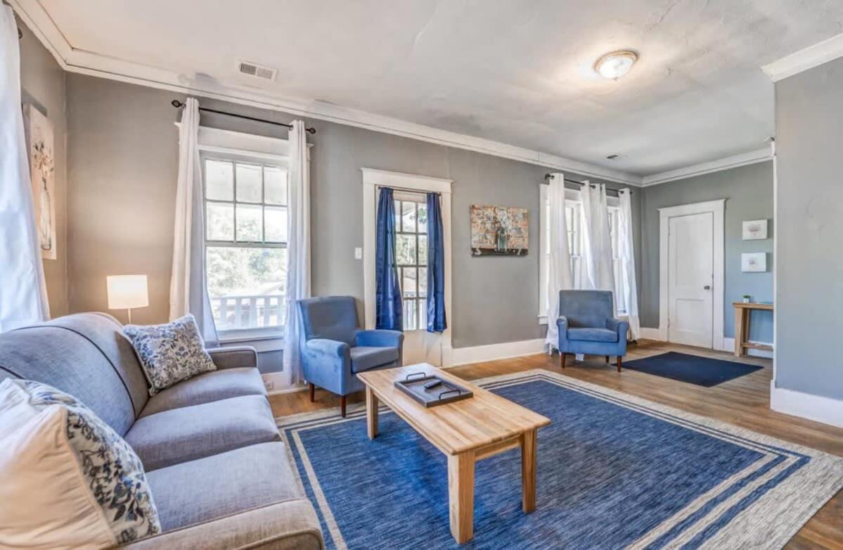 Memphis Vacations - 10 Min to U of Memphis-Rozelle Retreat Left Unit - Property Image 1