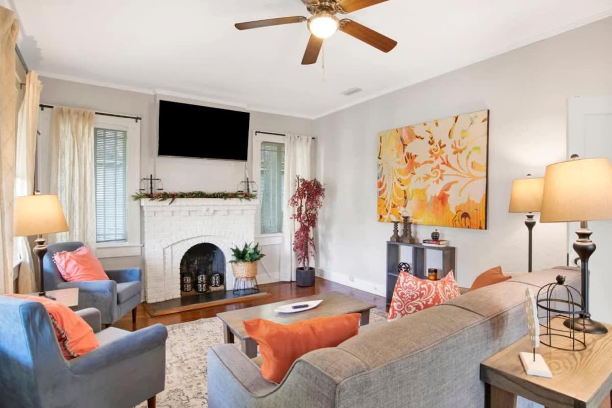 Mobile Vacations - Charming Midtown Apt - Hannon Hideaway Unit C - Property Image 1