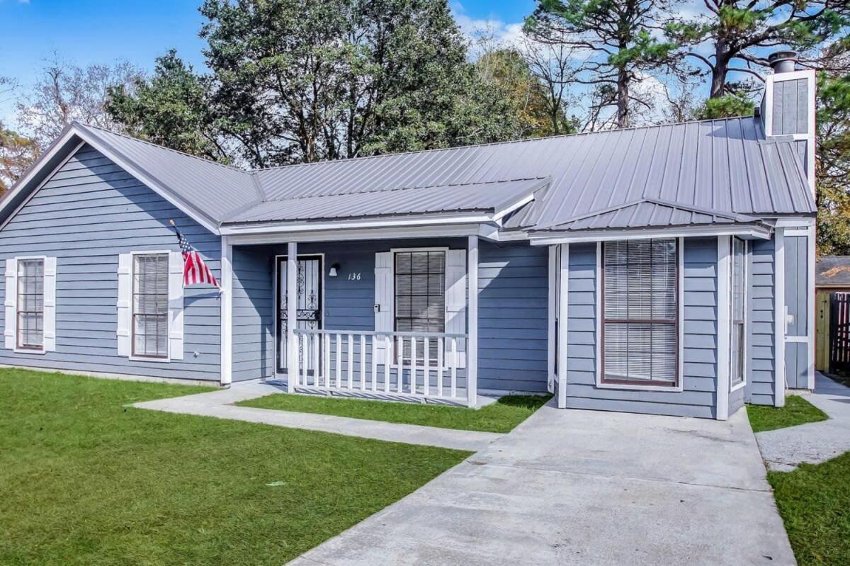 Nottingham Cottage on Robinhood