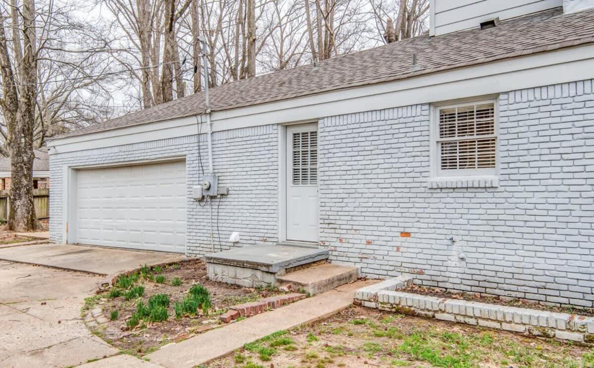 Happy on Haddington- Easy access to I-240 view 5