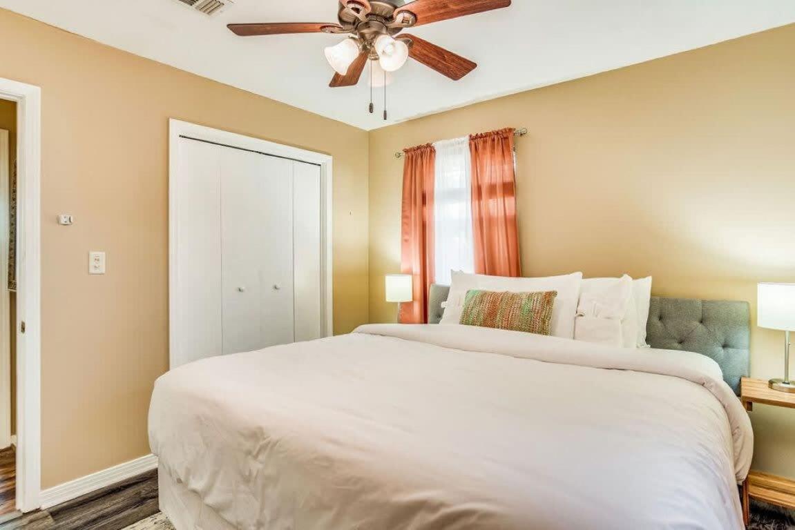 Brilliant in Bellview- Mins to NAS to Pensacola, Beach, Shopping! view 5