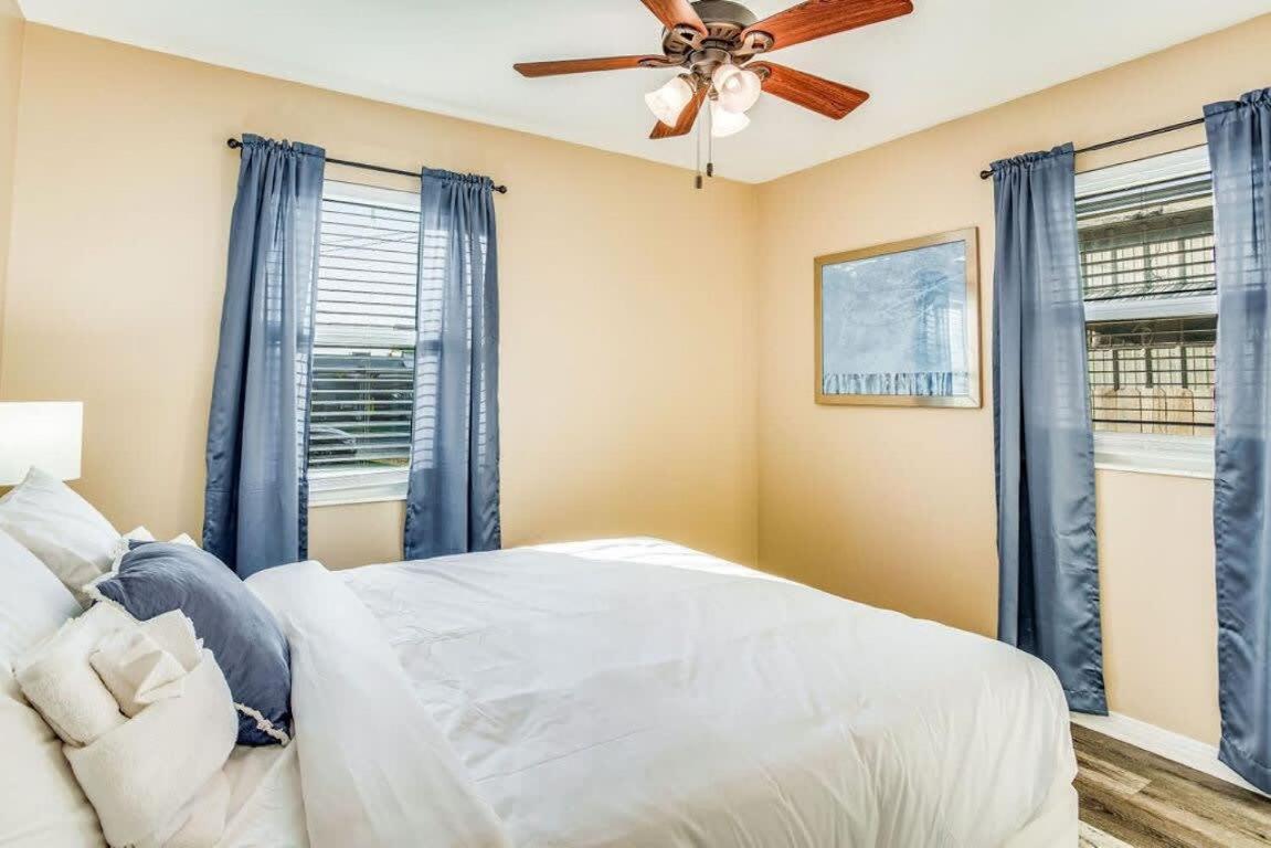 Brilliant in Bellview- Mins to NAS to Pensacola, Beach, Shopping! view 3