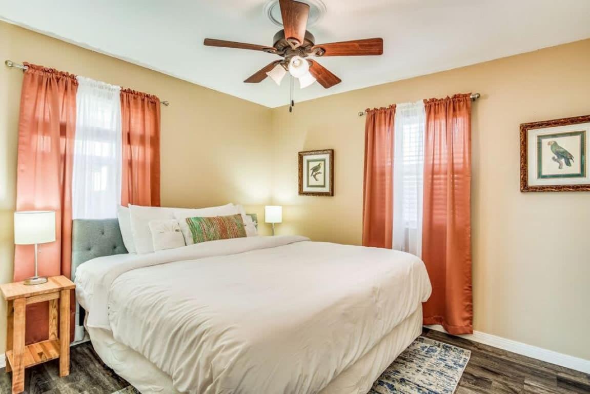 Brilliant in Bellview- Mins to NAS to Pensacola, Beach, Shopping! view 4
