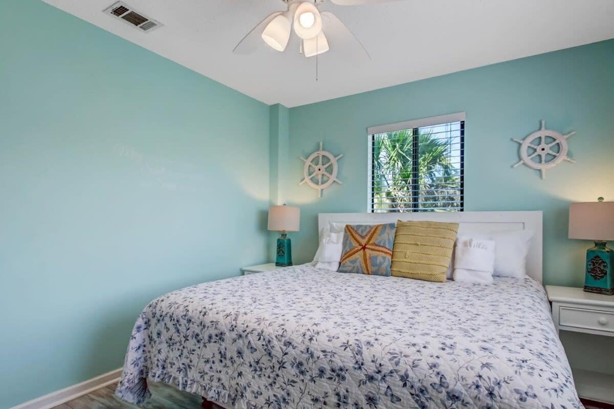 Beach Vacation Walk to Dining&Shopping-3 Units view 5