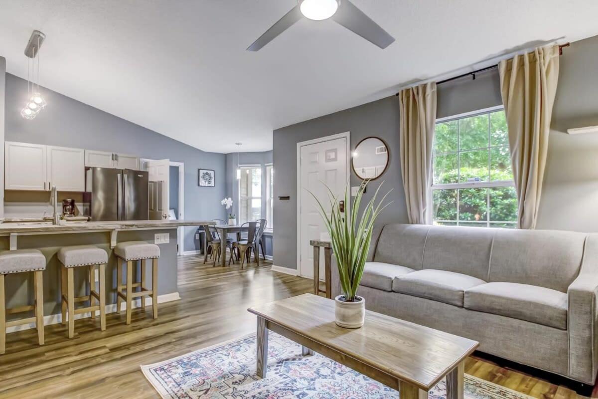 Near Dining & Downtown- Moon River District Digs view 3