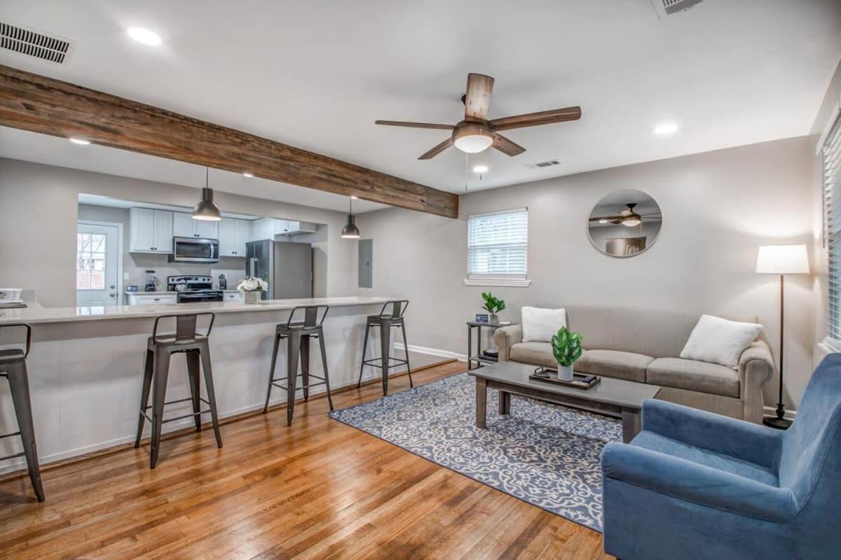Modern Ranch in East Memphis view 4