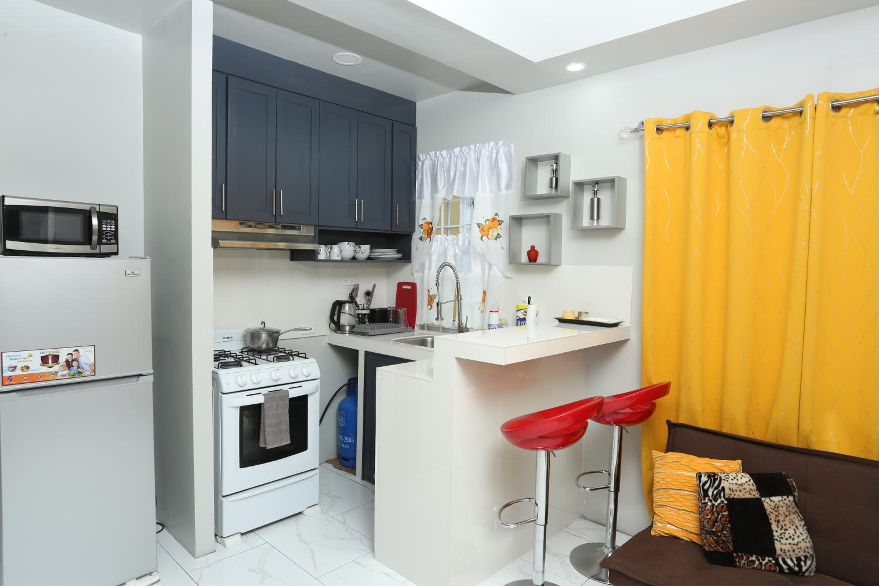 Private 2-Bedroom Villa with Pool & View in Kingston