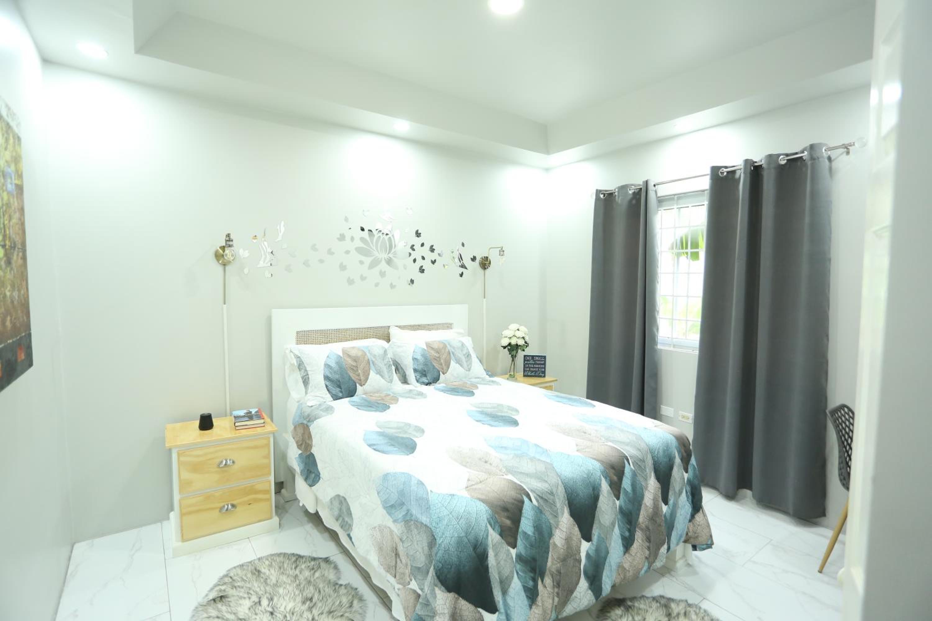 Private 2-Bedroom Villa with Pool & View in Kingston
