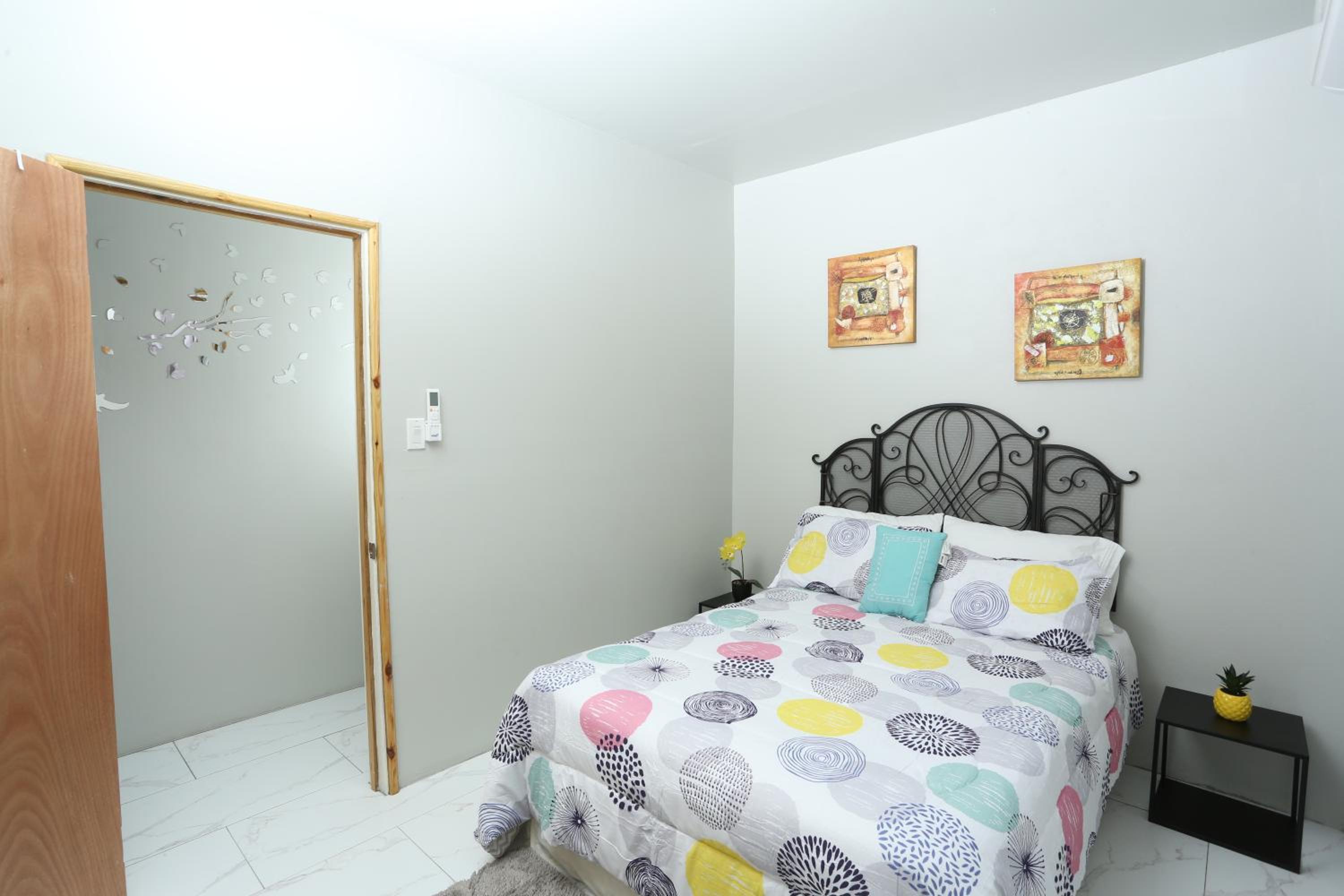 Private 2-Bedroom Villa with Pool & View in Kingston, photo 24