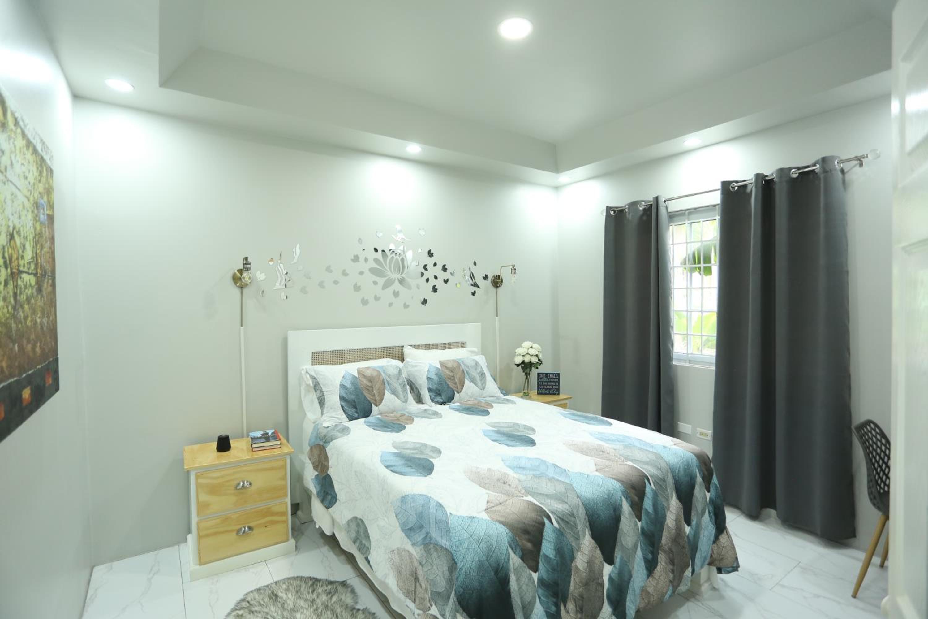 Private 2-Bedroom Villa with Pool & View in Kingston
