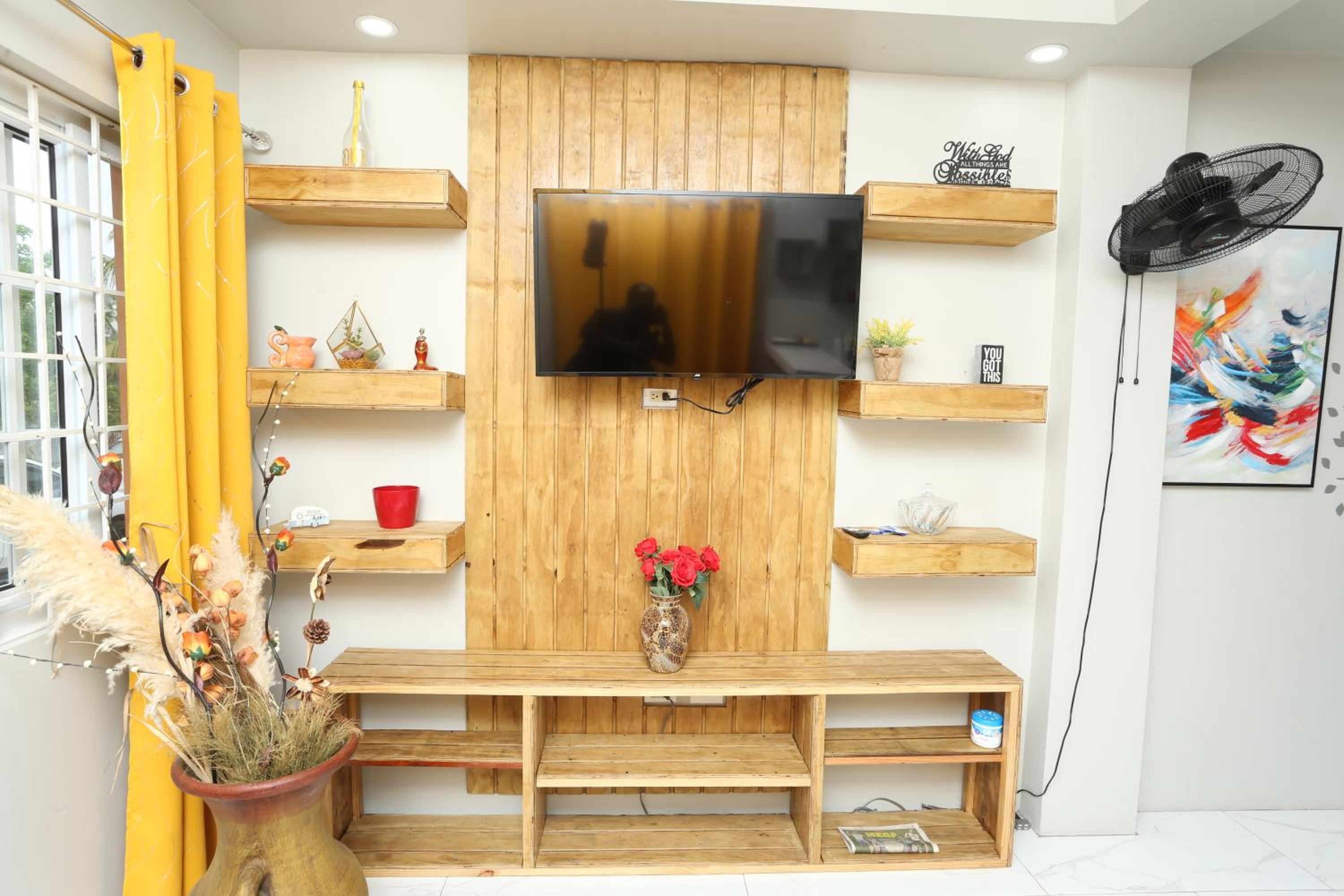 Private 2-Bedroom Villa with Pool & View in Kingston