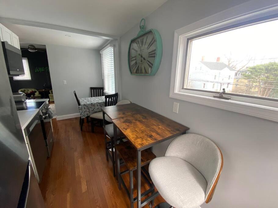 Charming 3BR Apartment at Historic Salem Common - Lally's House" view 5