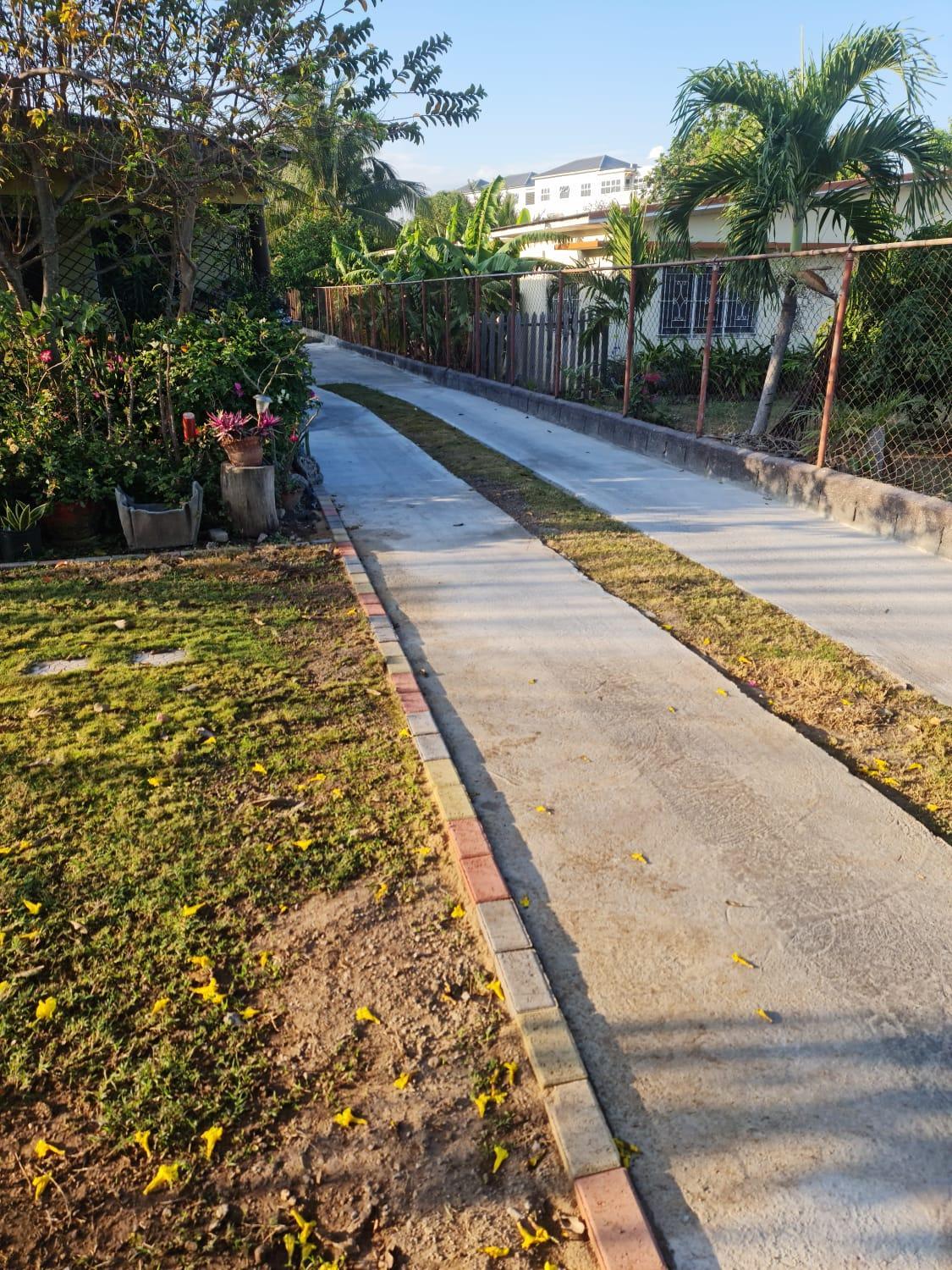 Private 1-Bedroom Villa with Pool & View in Kingston