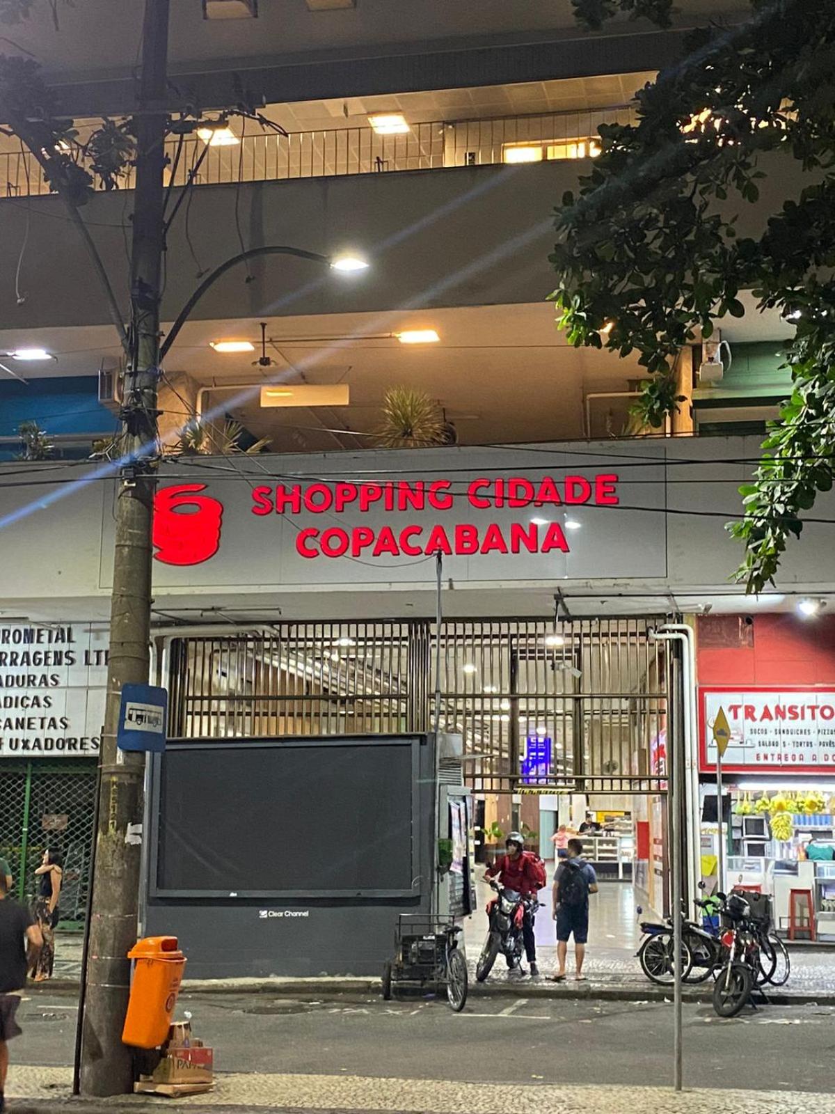 Apartamento em Copacabana ao lado do Metro Siqueira Campos