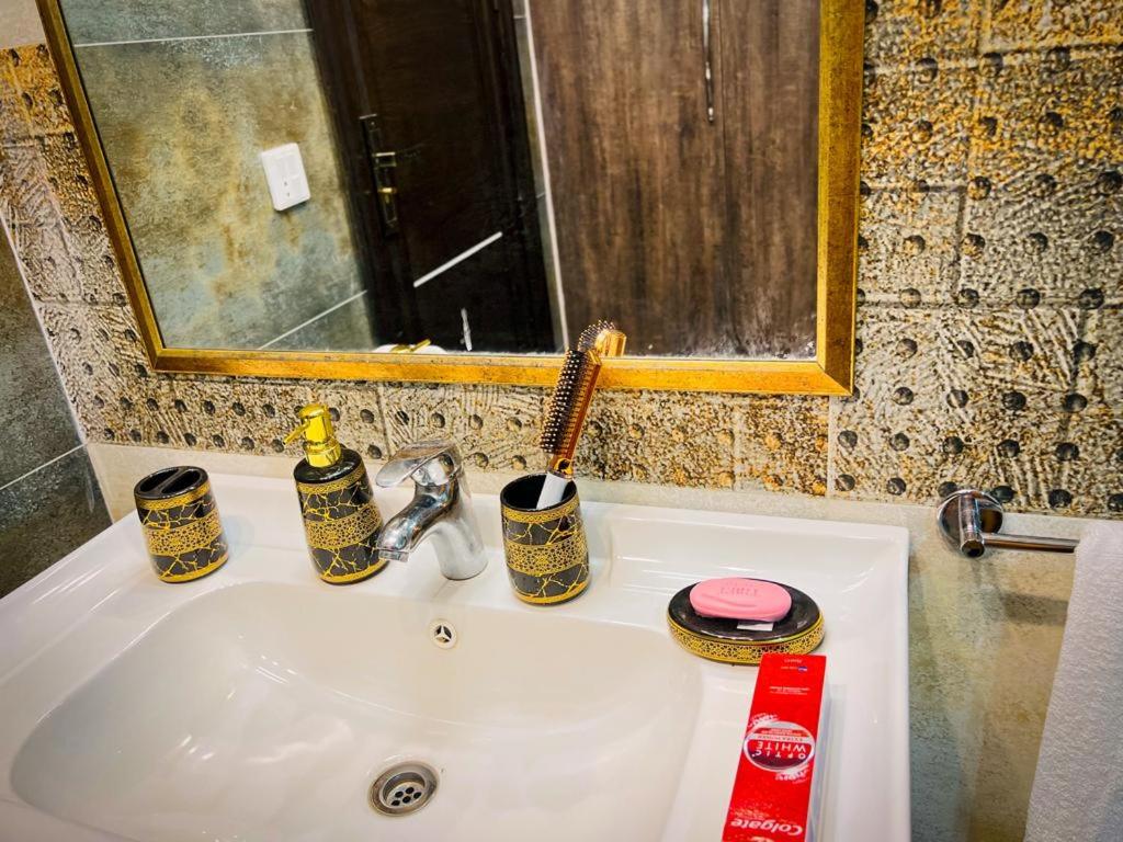 Bahria Town Lahore Prestige Apartments by LMY view 4