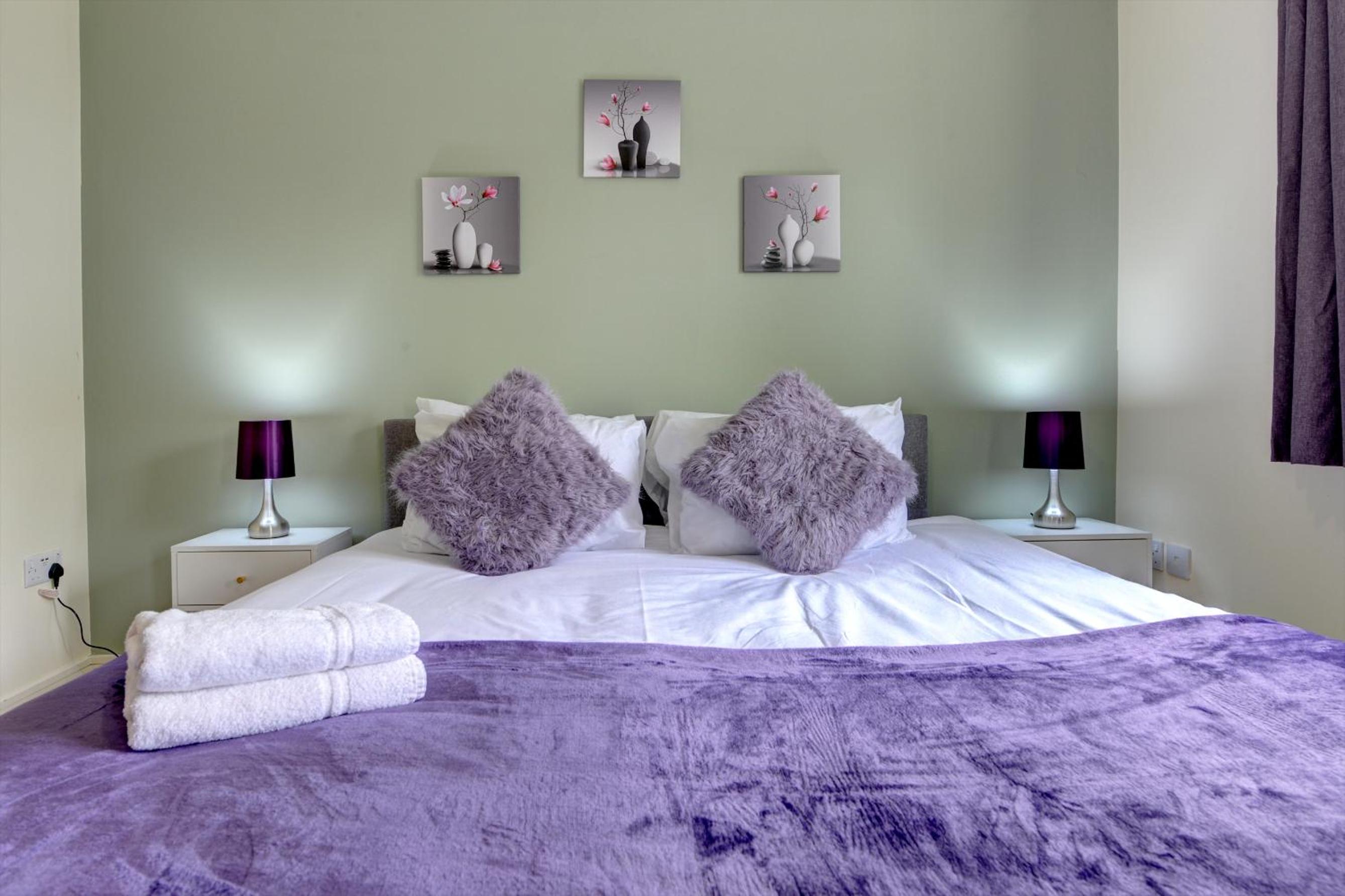 Modern Comfort, 2BR, Ensuite, Parking view 4