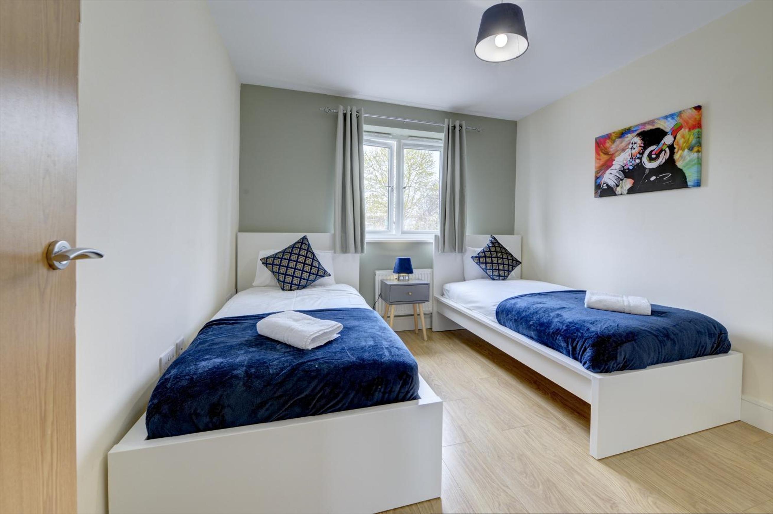 Modern Comfort, 2BR, Ensuite, Parking view 2