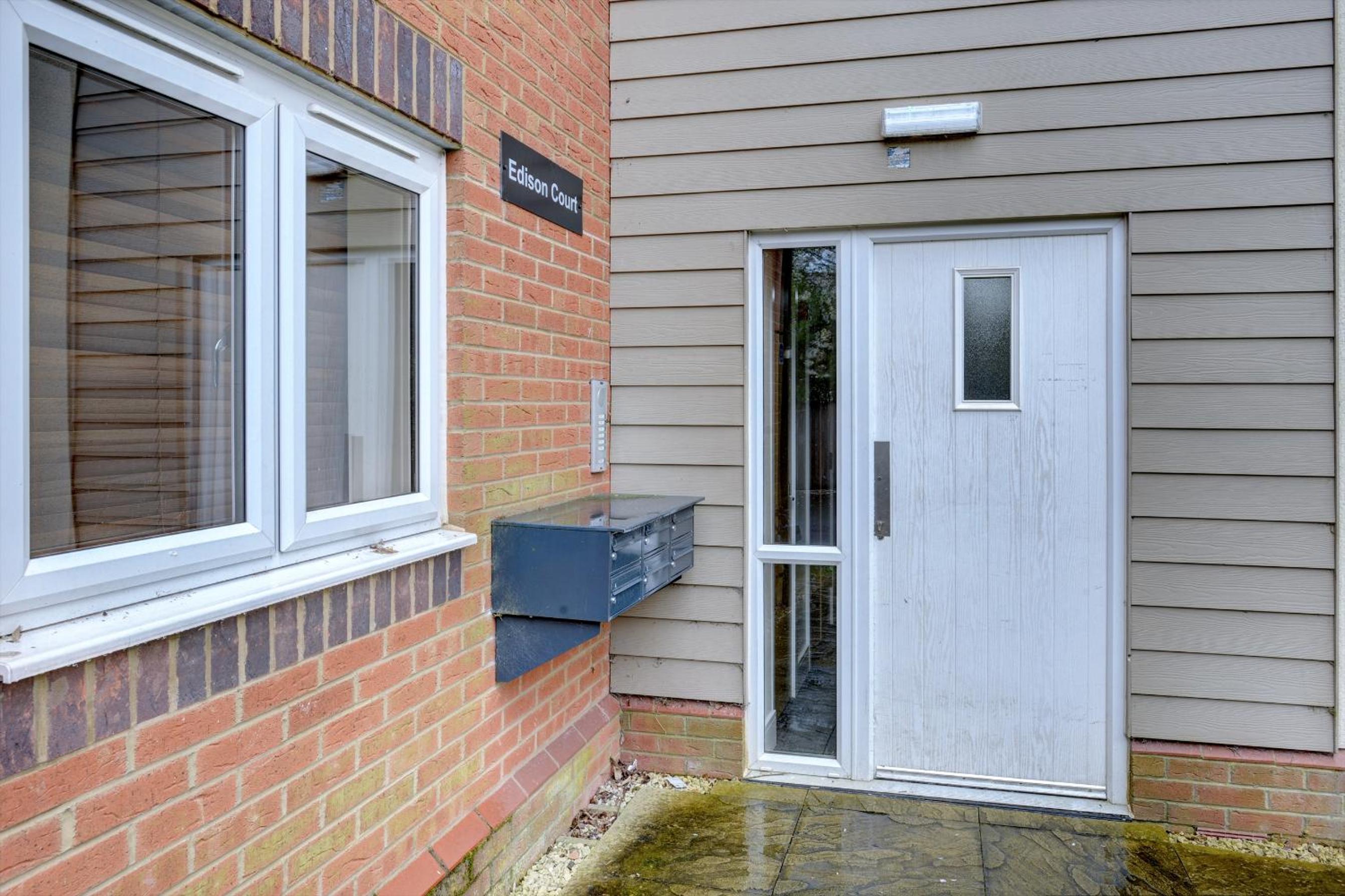 Modern Comfort, 2BR, Ensuite, Parking view 5