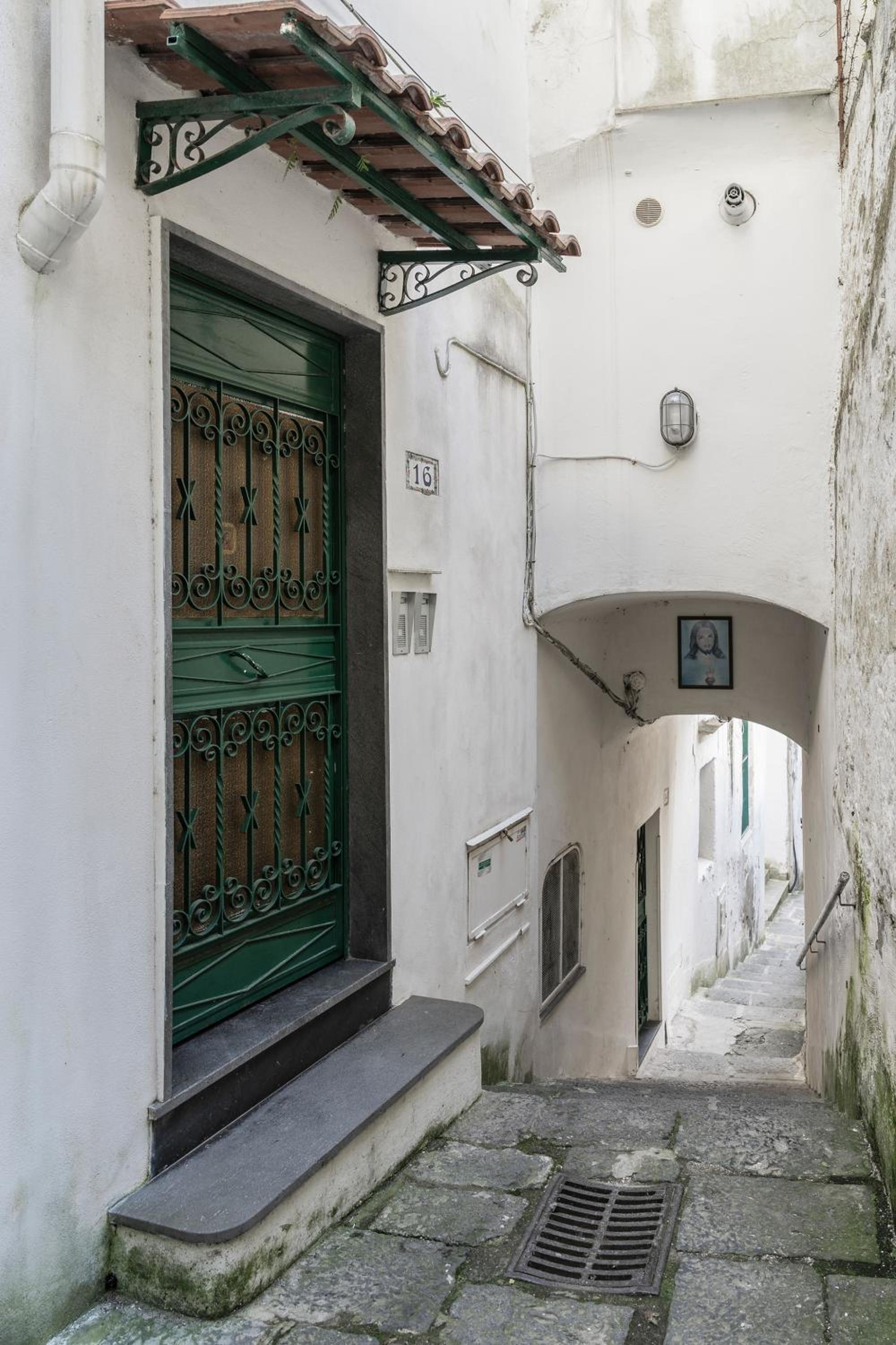 Photo 6