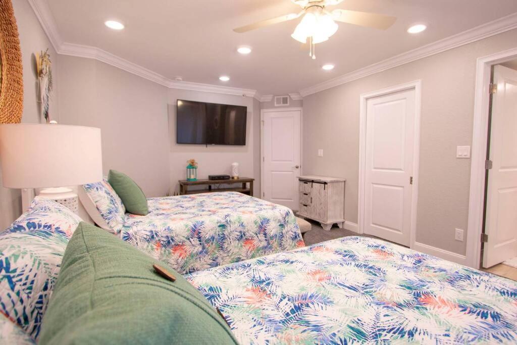 Oceanside Beach Treasure by BeachHouseFL