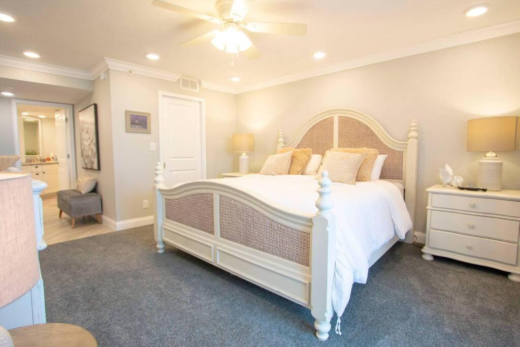 Oceanside Beach Treasure by BeachHouseFL