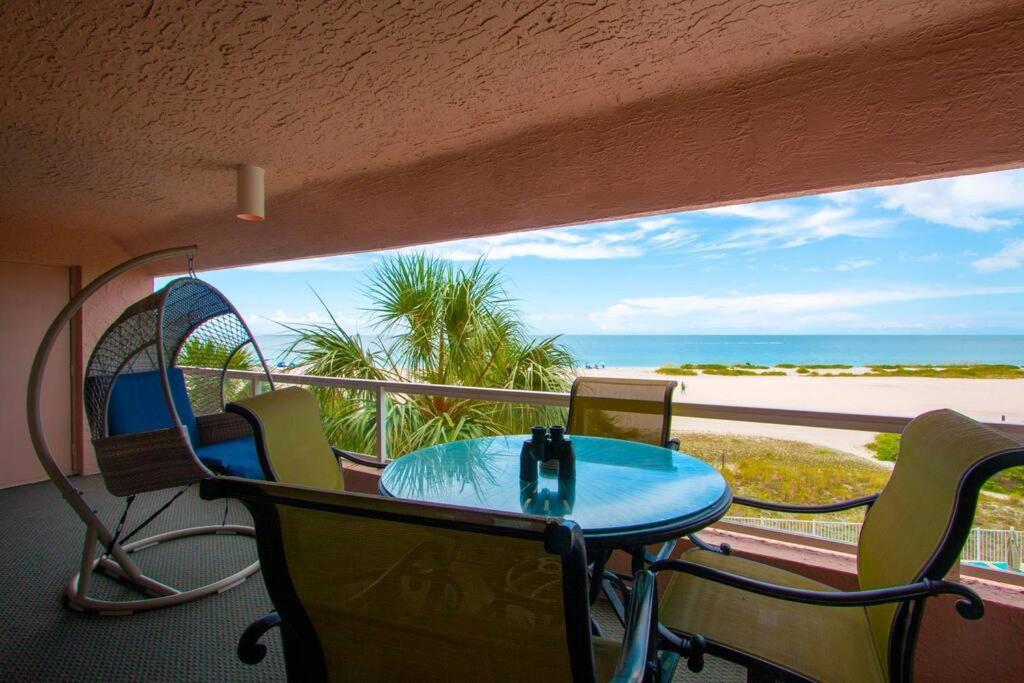 Oceanside Beach Treasure by BeachHouseFL