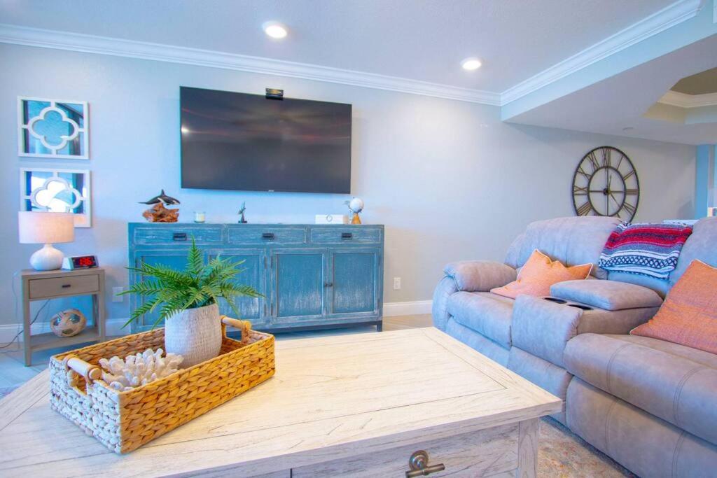 Oceanside Beach Treasure by BeachHouseFL