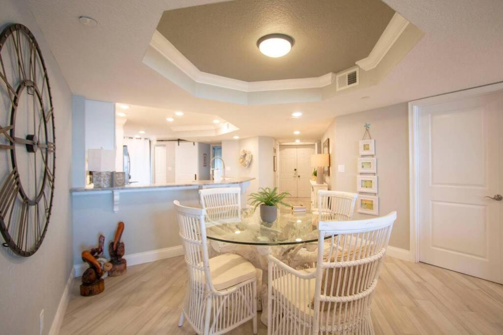 Oceanside Beach Treasure by BeachHouseFL