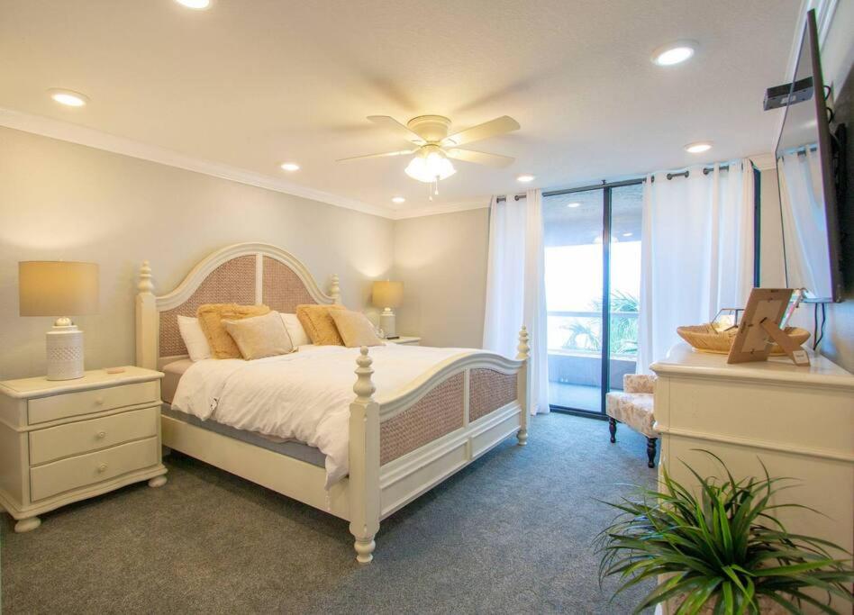 Oceanside Beach Treasure by BeachHouseFL