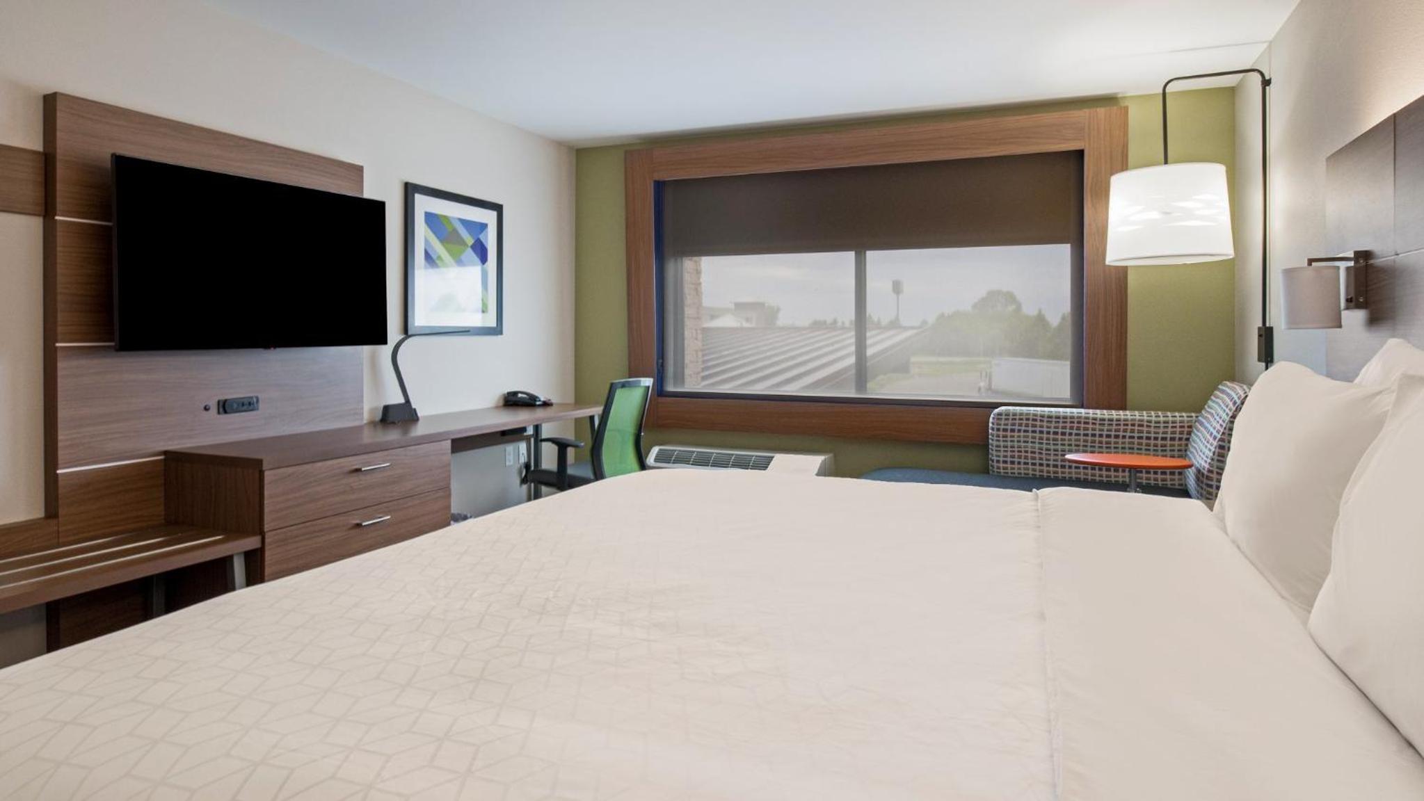 Holiday Inn Express  Suites Racine, an IHG Hotel - Property Image 18