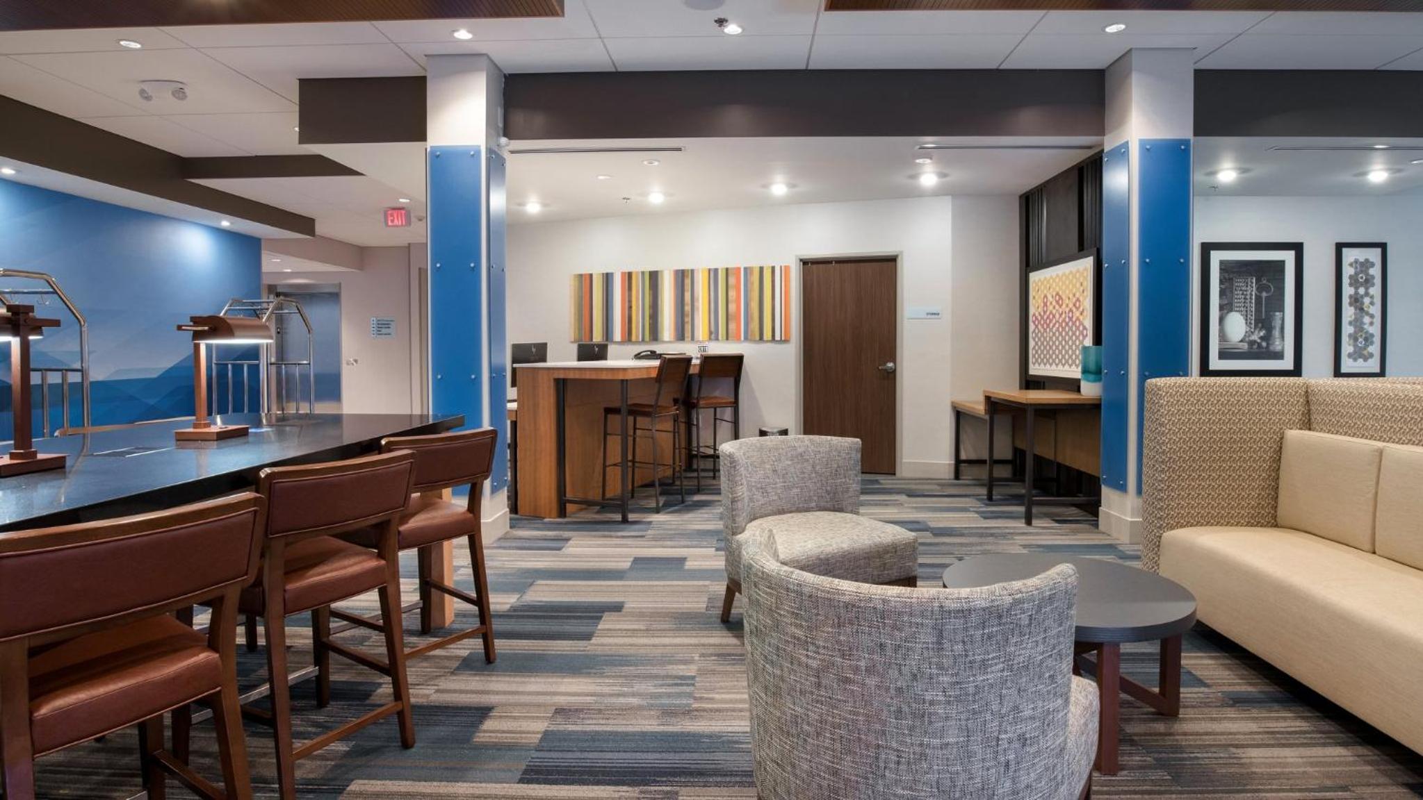 Holiday Inn Express  Suites Racine, an IHG Hotel - Property Image 16