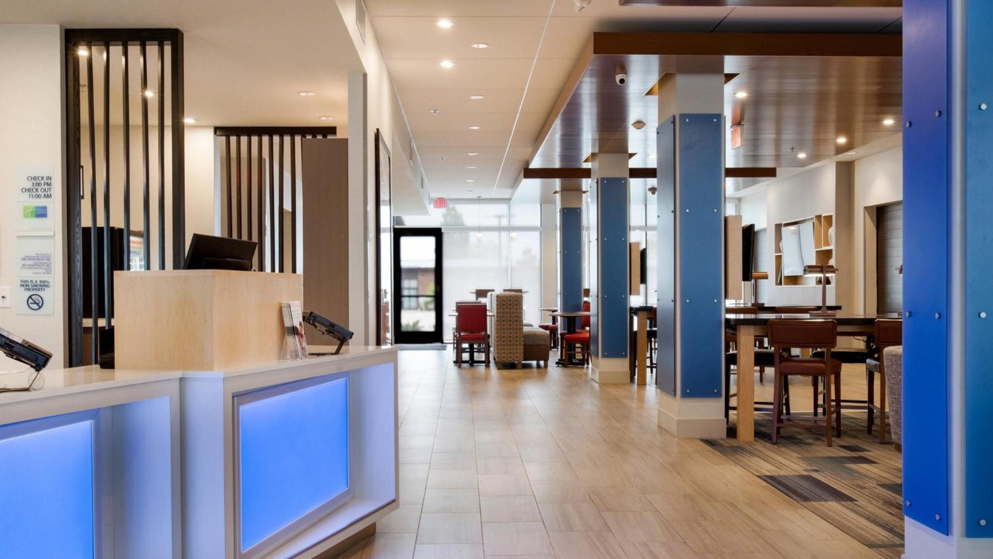 Holiday Inn Express  Suites Racine, an IHG Hotel - Property Image 2