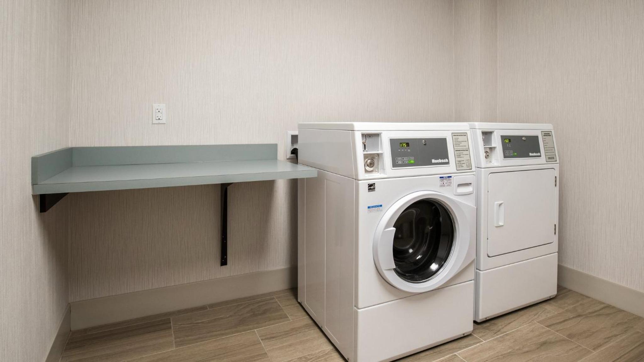 Holiday Inn Express  Suites Racine, an IHG Hotel - Property Image 21