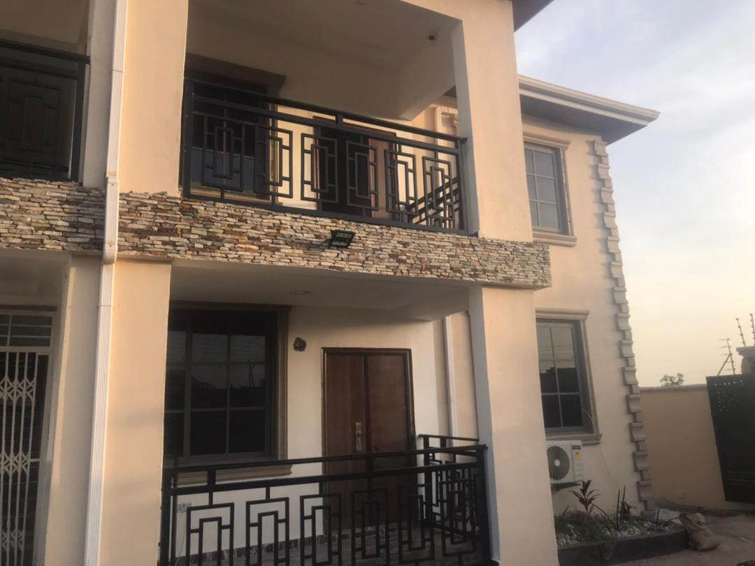 Serengeti Rest Lodge