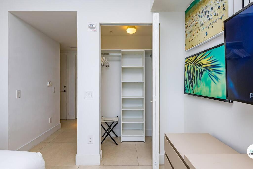 Komffy Panoramic Oceanview 2BED 2BATH on 38th Floor at HYDE view 5