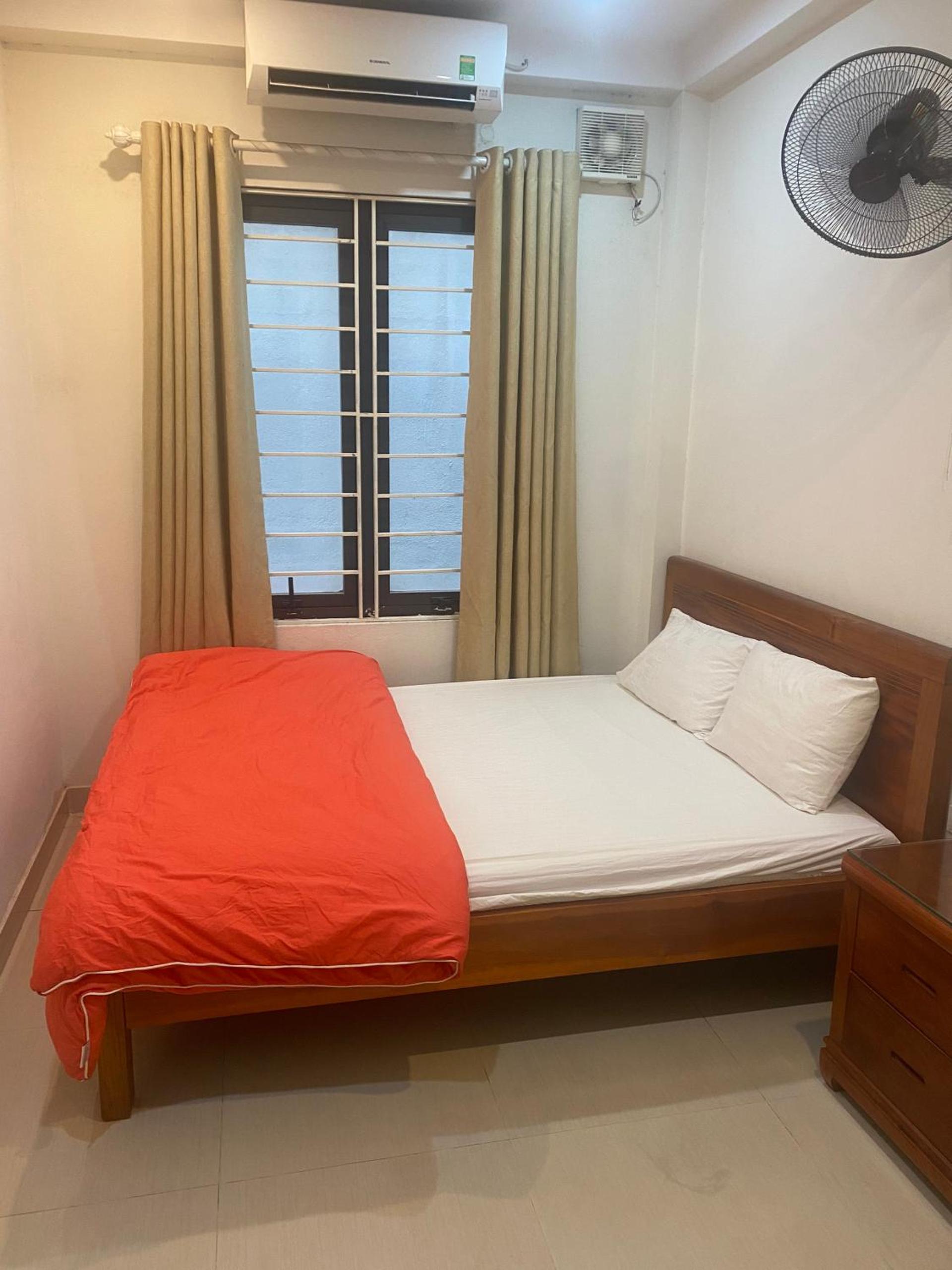 Nam Cường Motel - Phòng đơn có cửa sổ thoáng mát khép kín - Thang máy