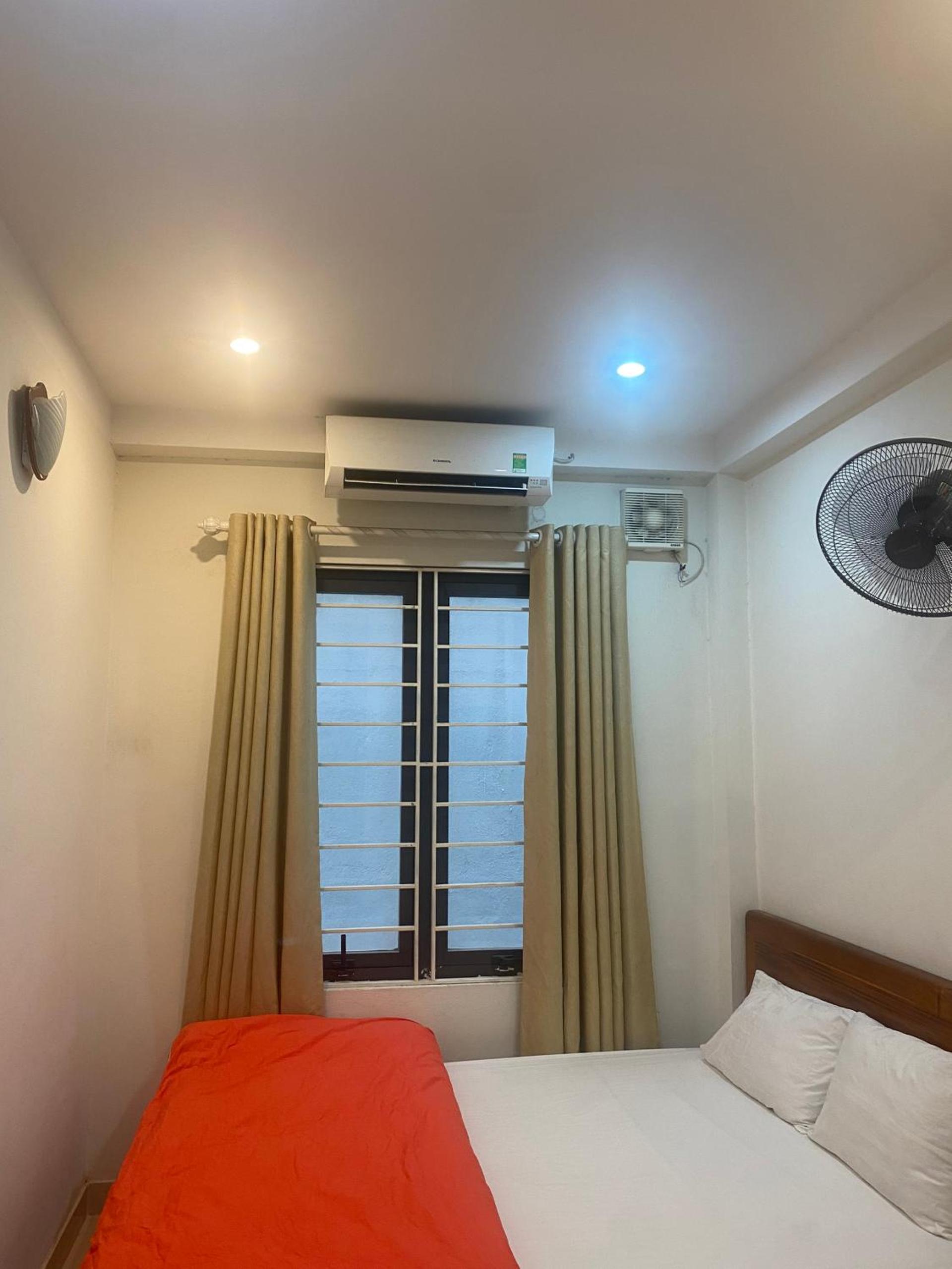 Nam Cường Motel - Phòng đơn có cửa sổ thoáng mát khép kín - Thang máy
