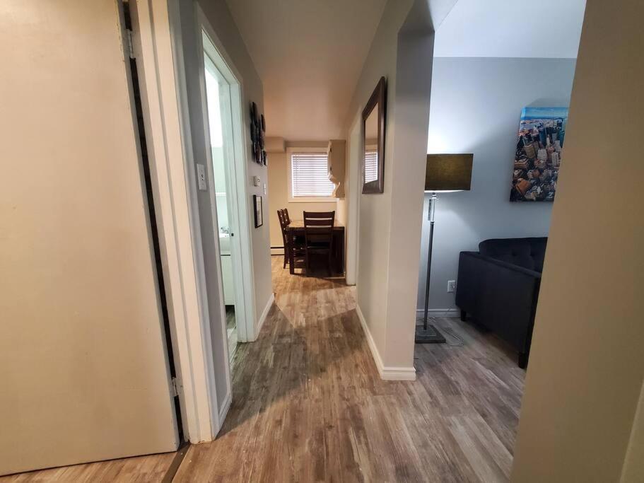 Central Private 1BR Apt. w/Free Prkg + Fast Wi-Fi