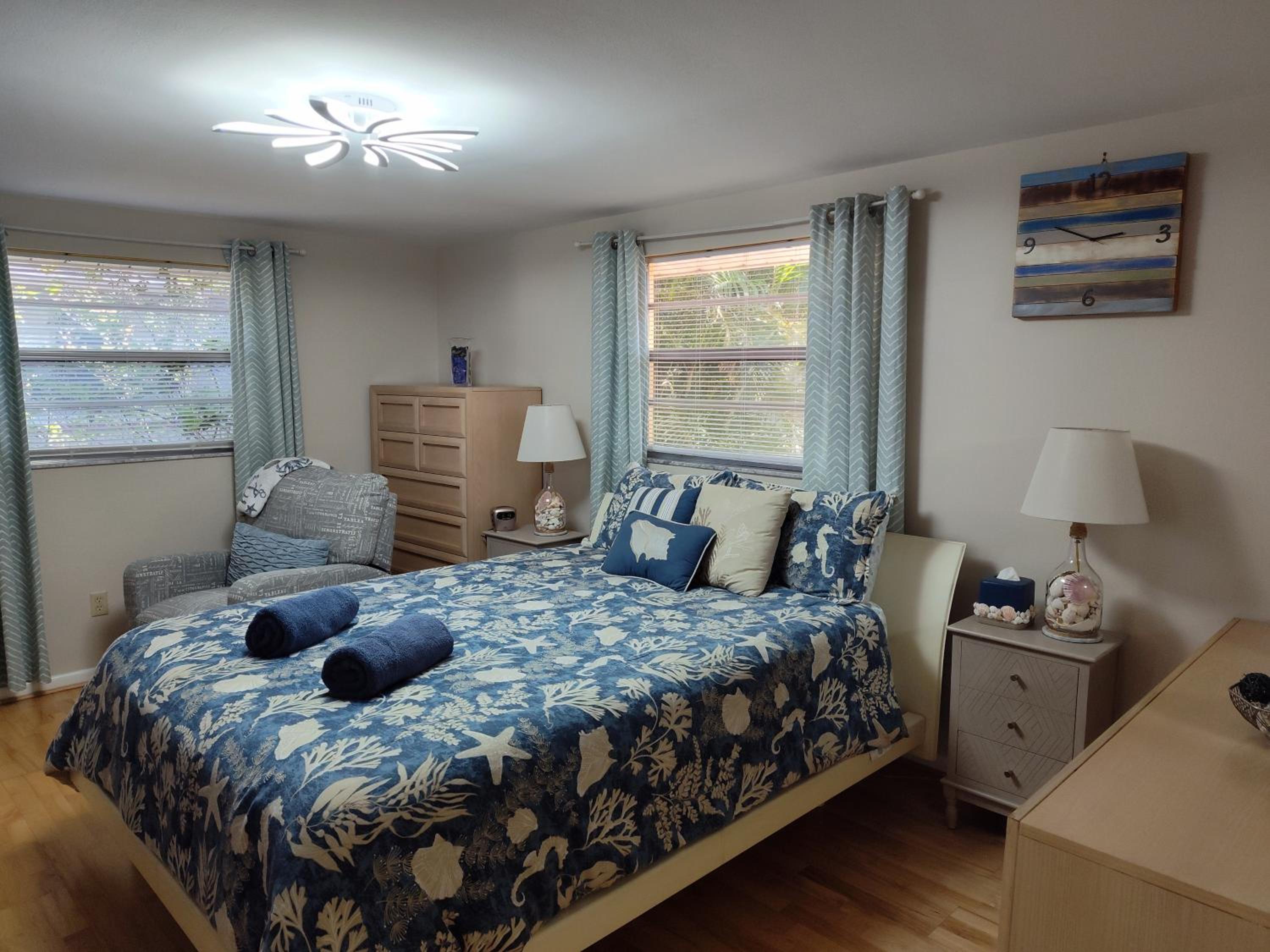 Comfortable Stay- Fully Stocked Home & Coffee Bar- All Essentials Provided view 4