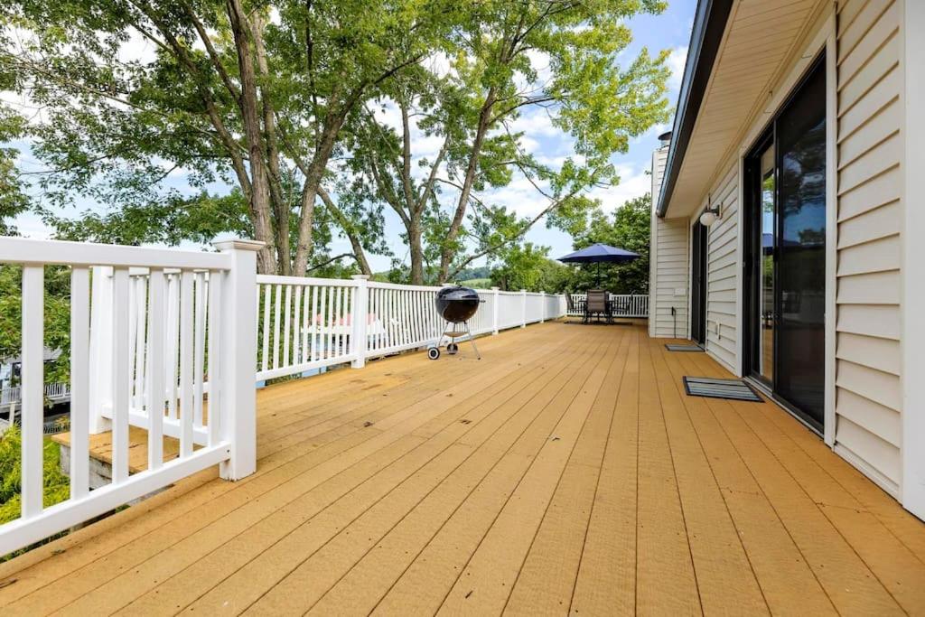 Lakefront Cottage near Bristol & Johnson City